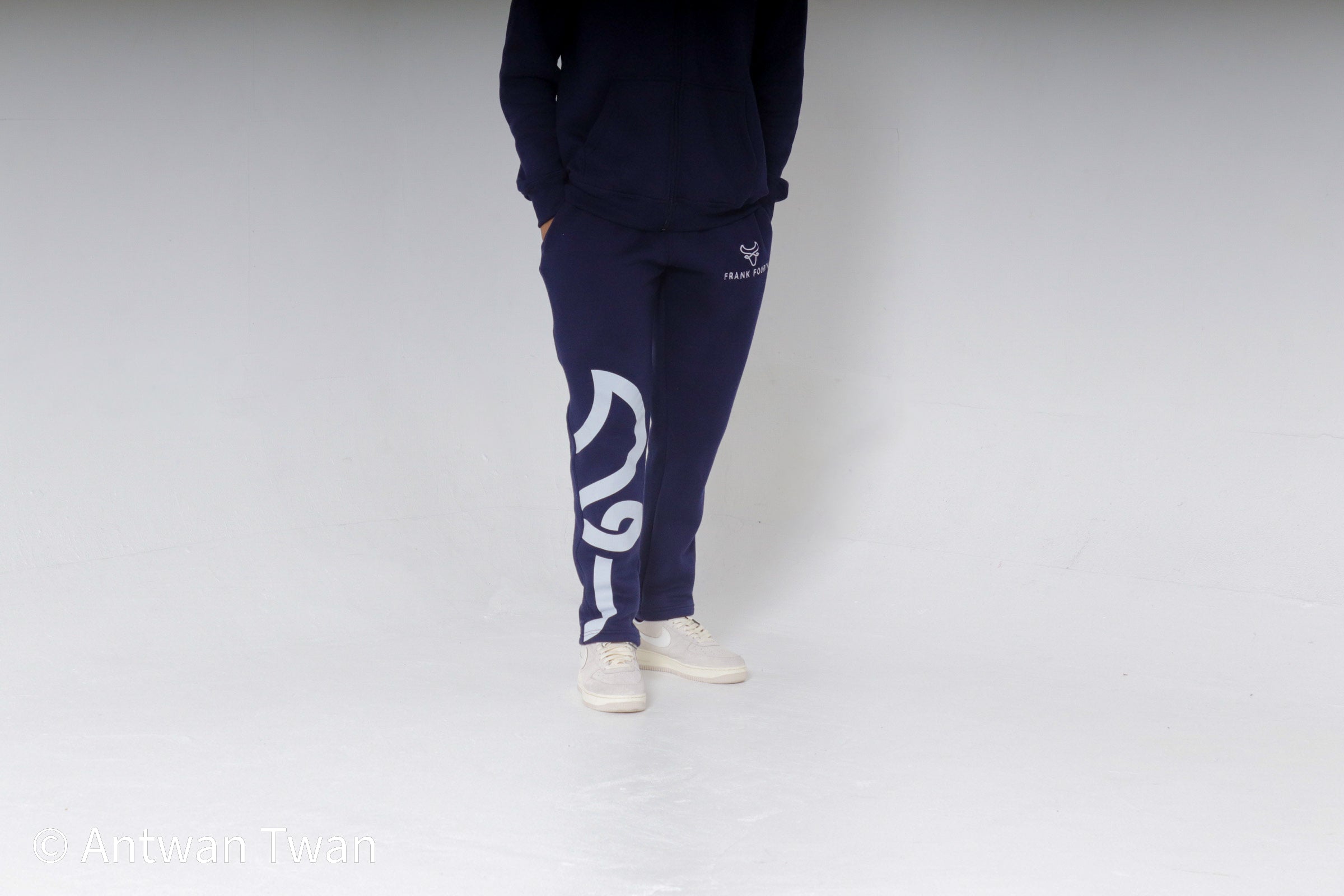 Load image into Gallery viewer, Midnight Navy Frank Fourth Sweatsuits
